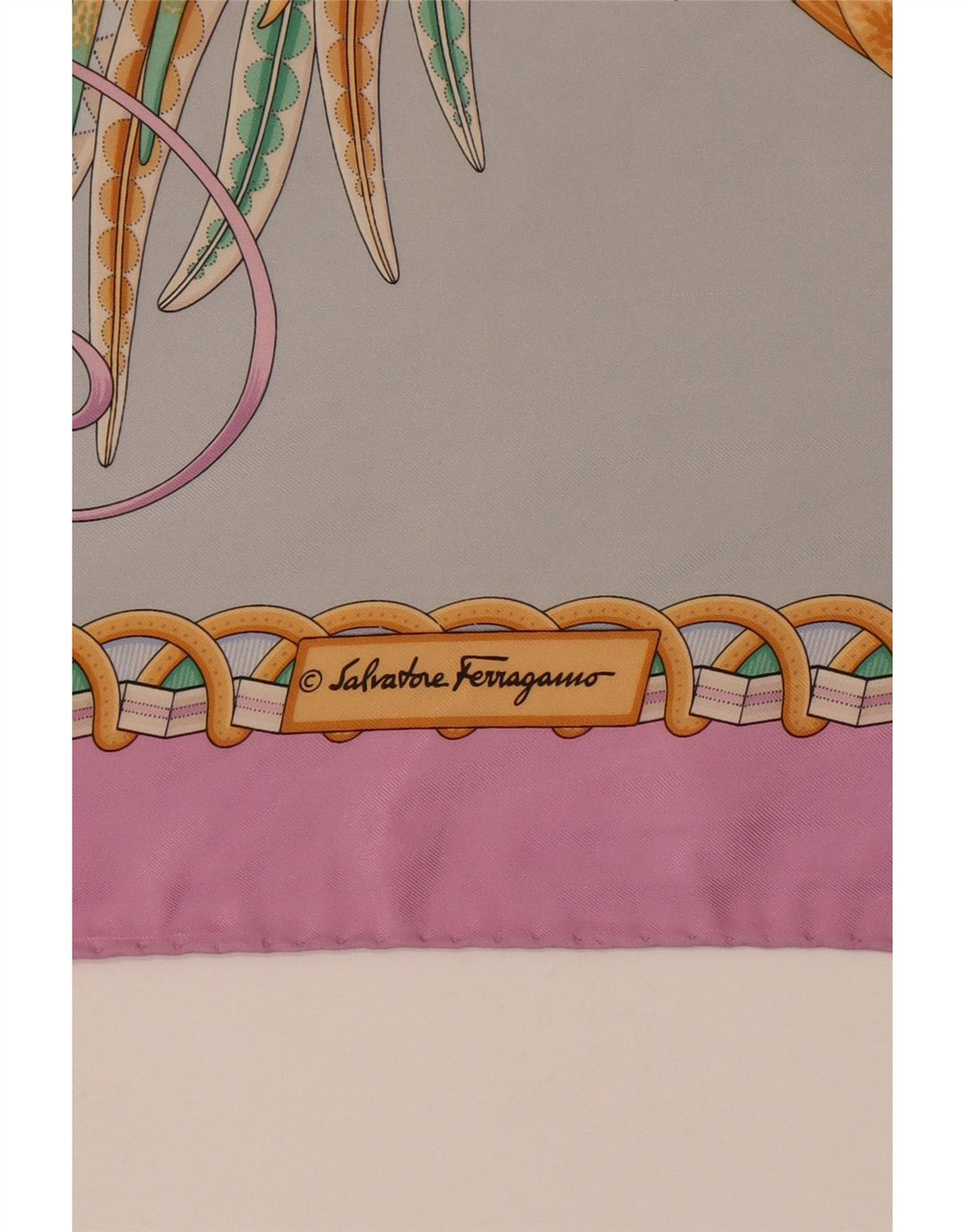 Dizajnerski ženski četvrtasti šal Salvatore Ferragamo jedne veličine u više boja