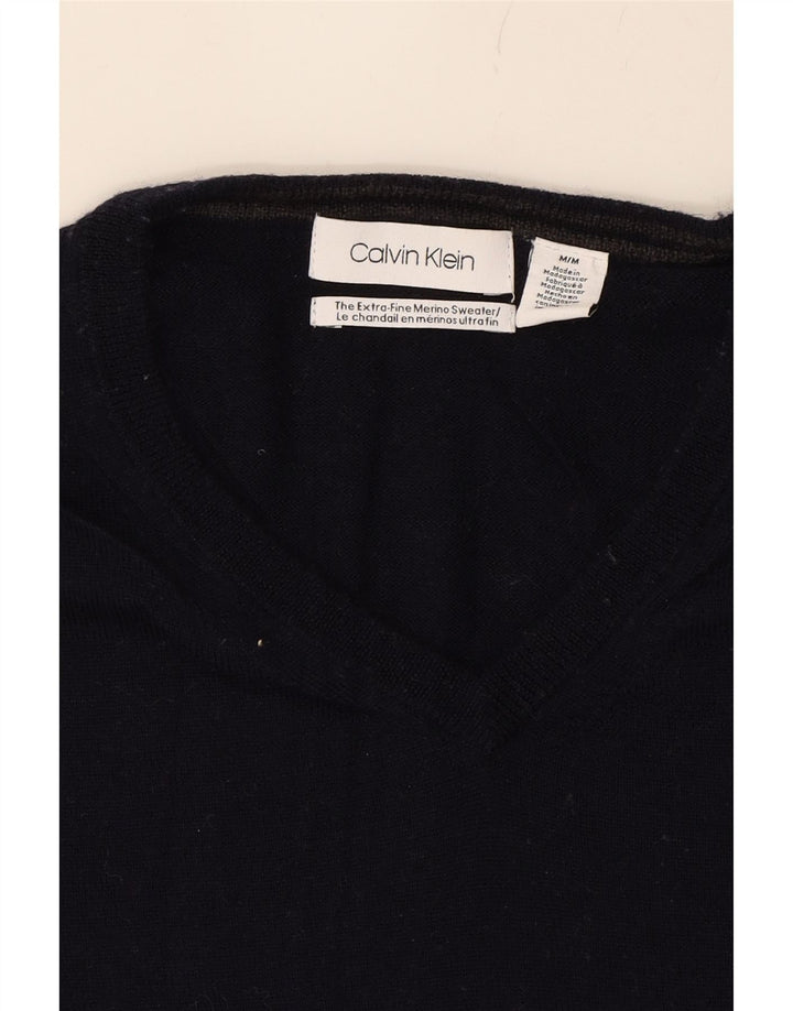 CALVIN KLEIN Mens V-Neck Jumper Sweater Medium Navy Blue Merino Wool Vintage Calvin Klein and Second-Hand Calvin Klein from Messina Hembry 