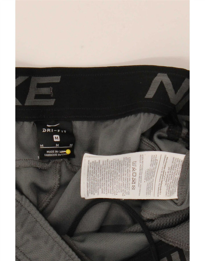 Nike Dri Fit sportske kratke hlače srednje sive boje od poliestera