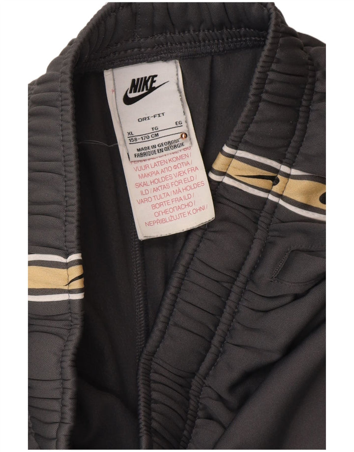 NIKE Boys Dri Fit Graphic Trenirka Hlače Joggers 13-14 Years XL Grey