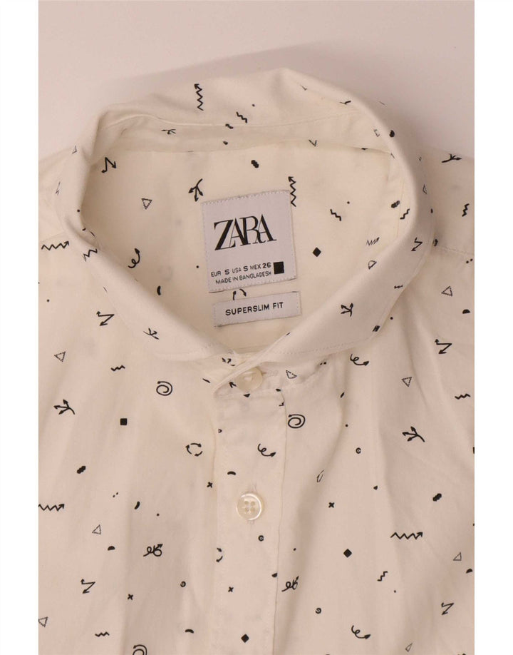 Zara muška mala bijela super uska košulja s apstraktnim uzorkom