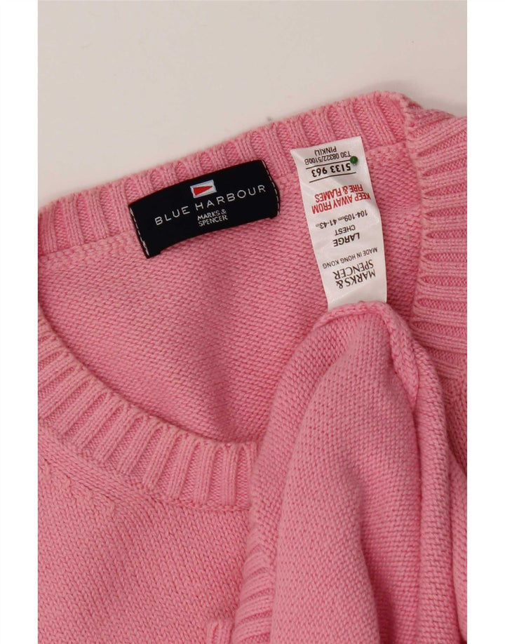 Marks & Spencer muški plavi pulover s okruglim izrezom, veliki ružičasti