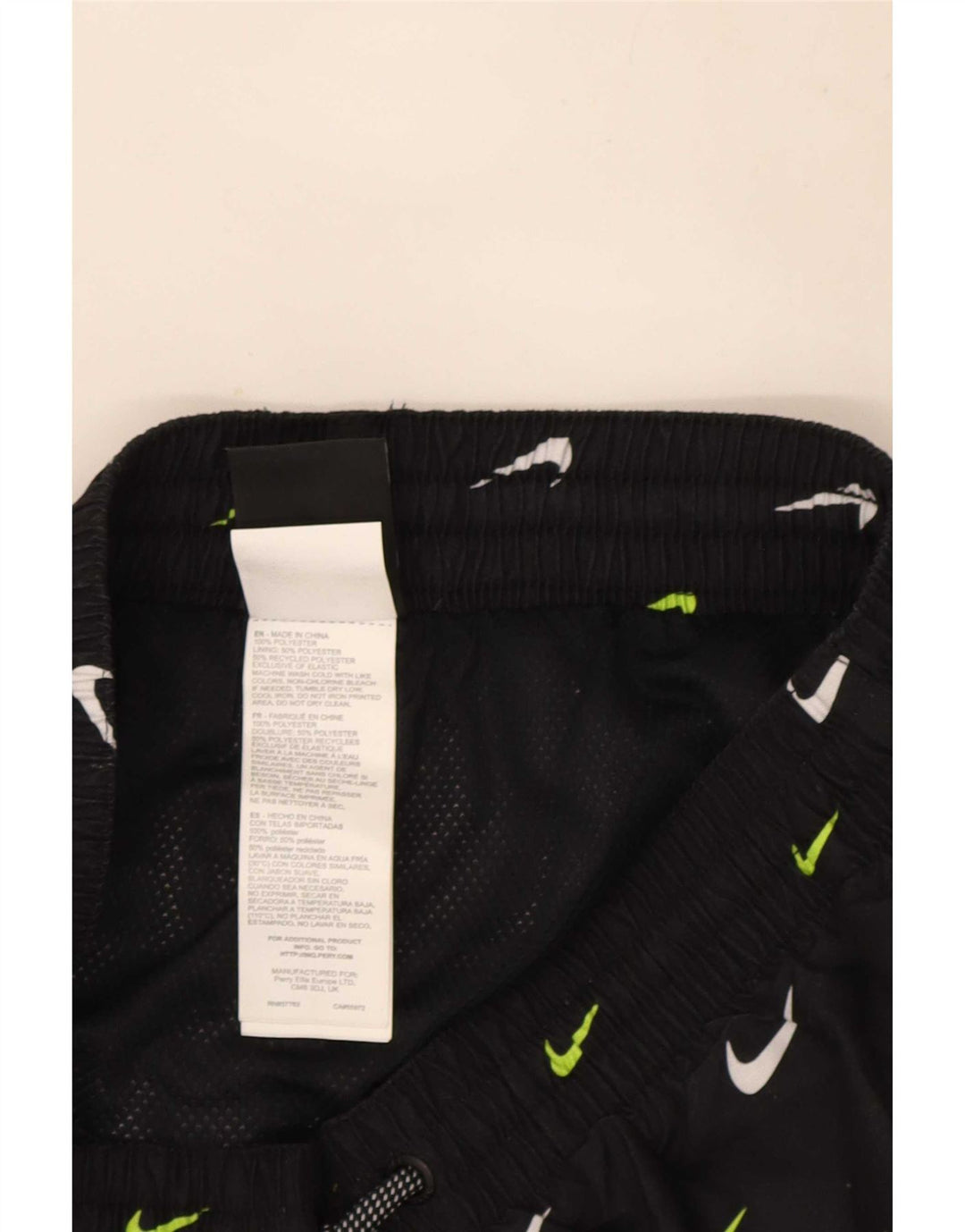 Male crne sportske kratke hlače Nike Graphic od poliestera