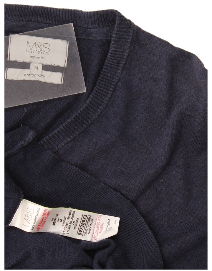 Marks & Spencer muški džemper standardnog kroja s V-izrezom srednje tamnoplave boje