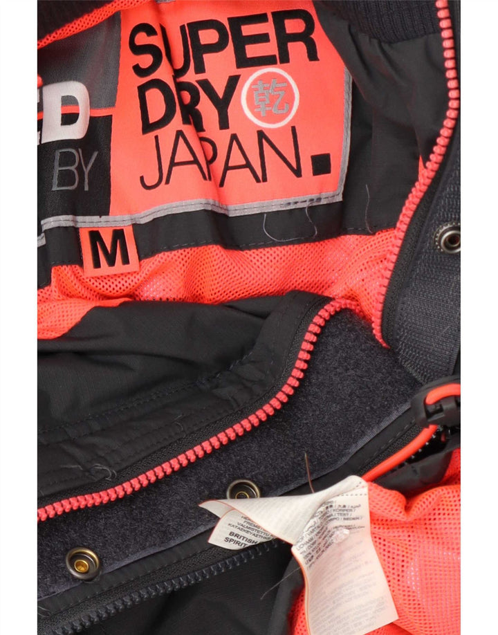 Superdry ženska kišna jakna s grafičkim motivima UK 14 srednje sivi najlon