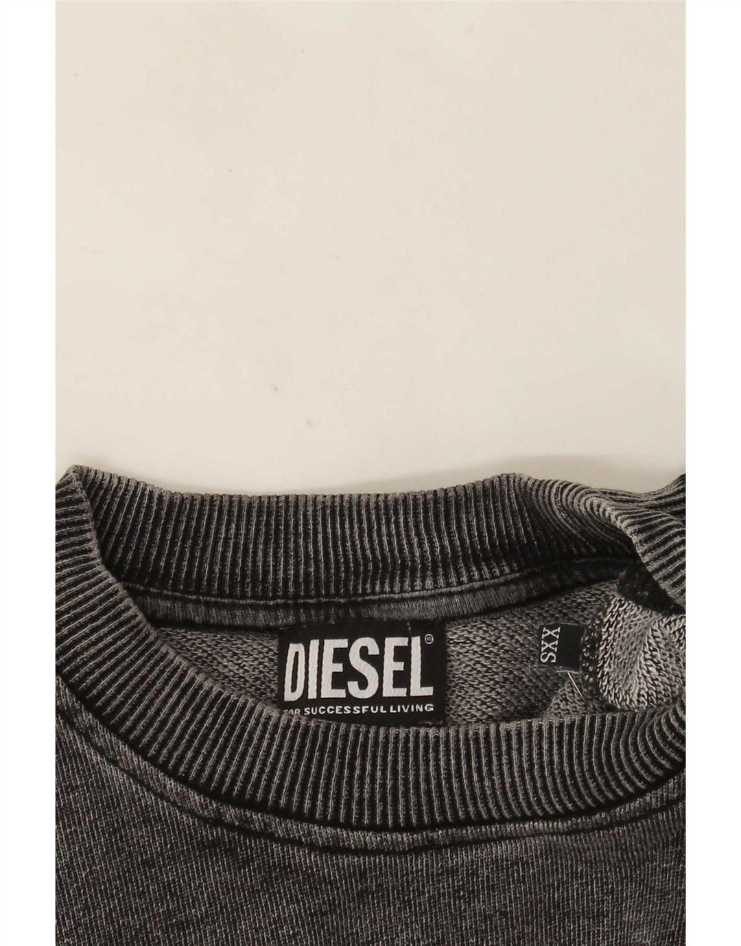 Diesel muški džemper s grafičkim motivima 2XS sivi