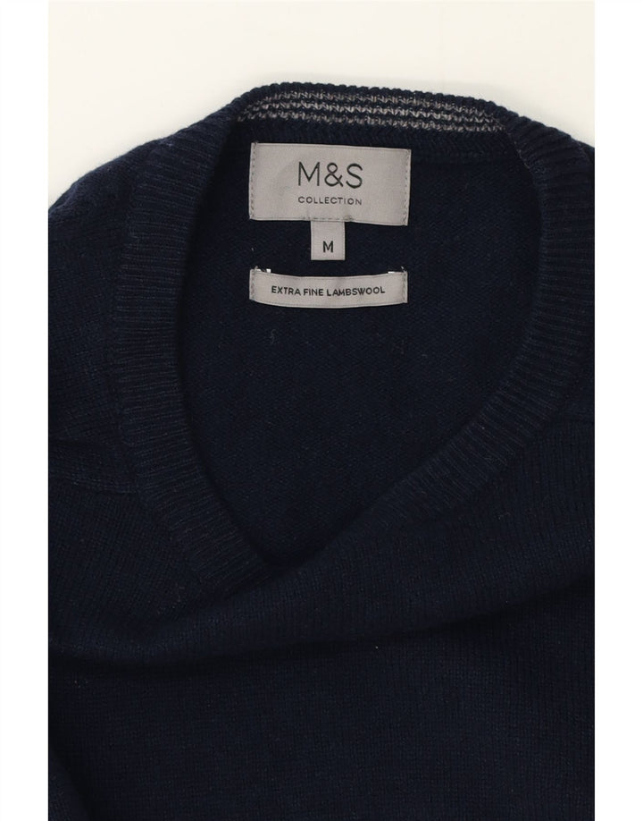 Marks & Spencer muški džemper s okruglim izrezom srednje tamnoplave janjeće vune