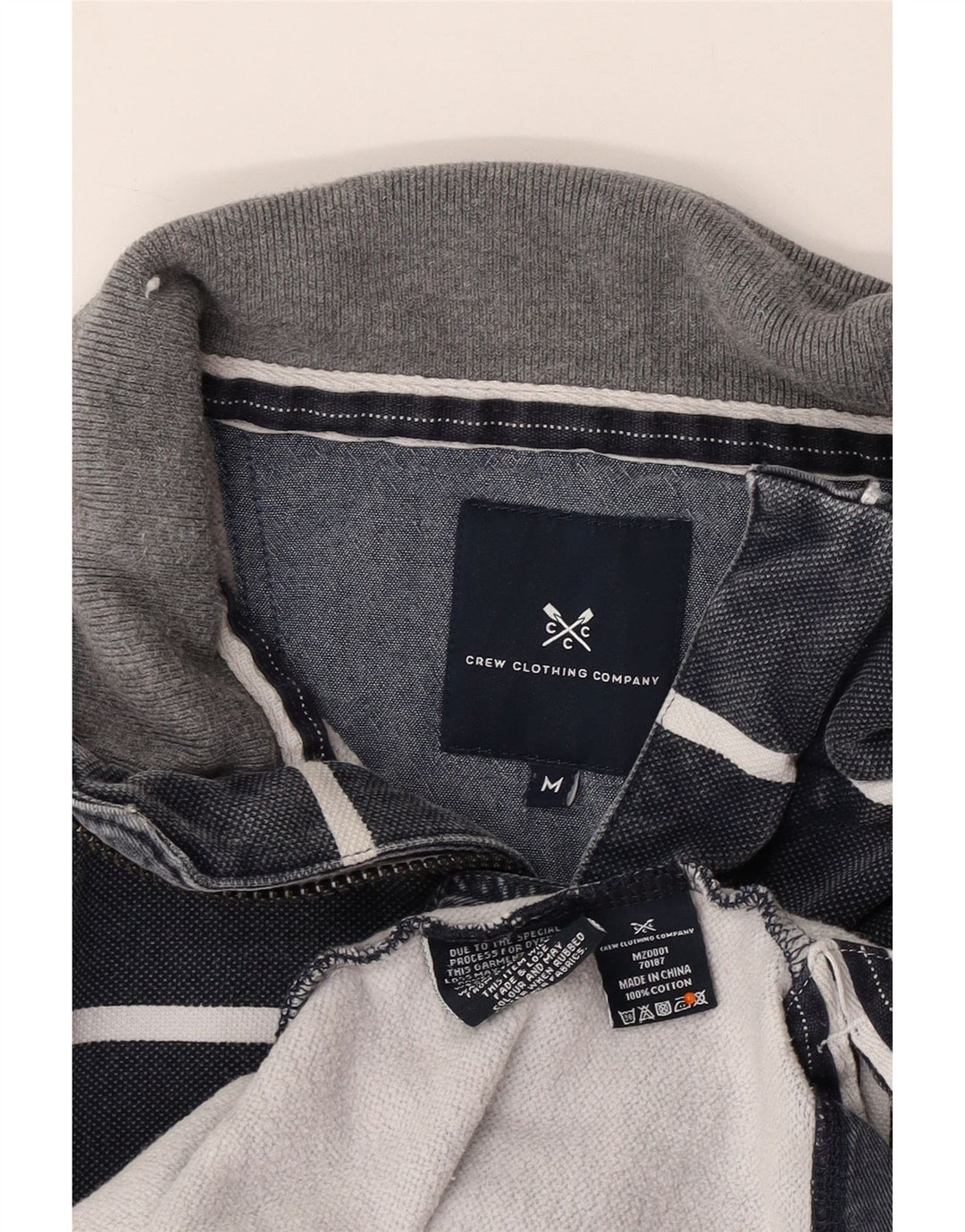 CREW ODJEĆA Muška majica s izrezom s patentnim zatvaračem srednje tamnoplava na pruge