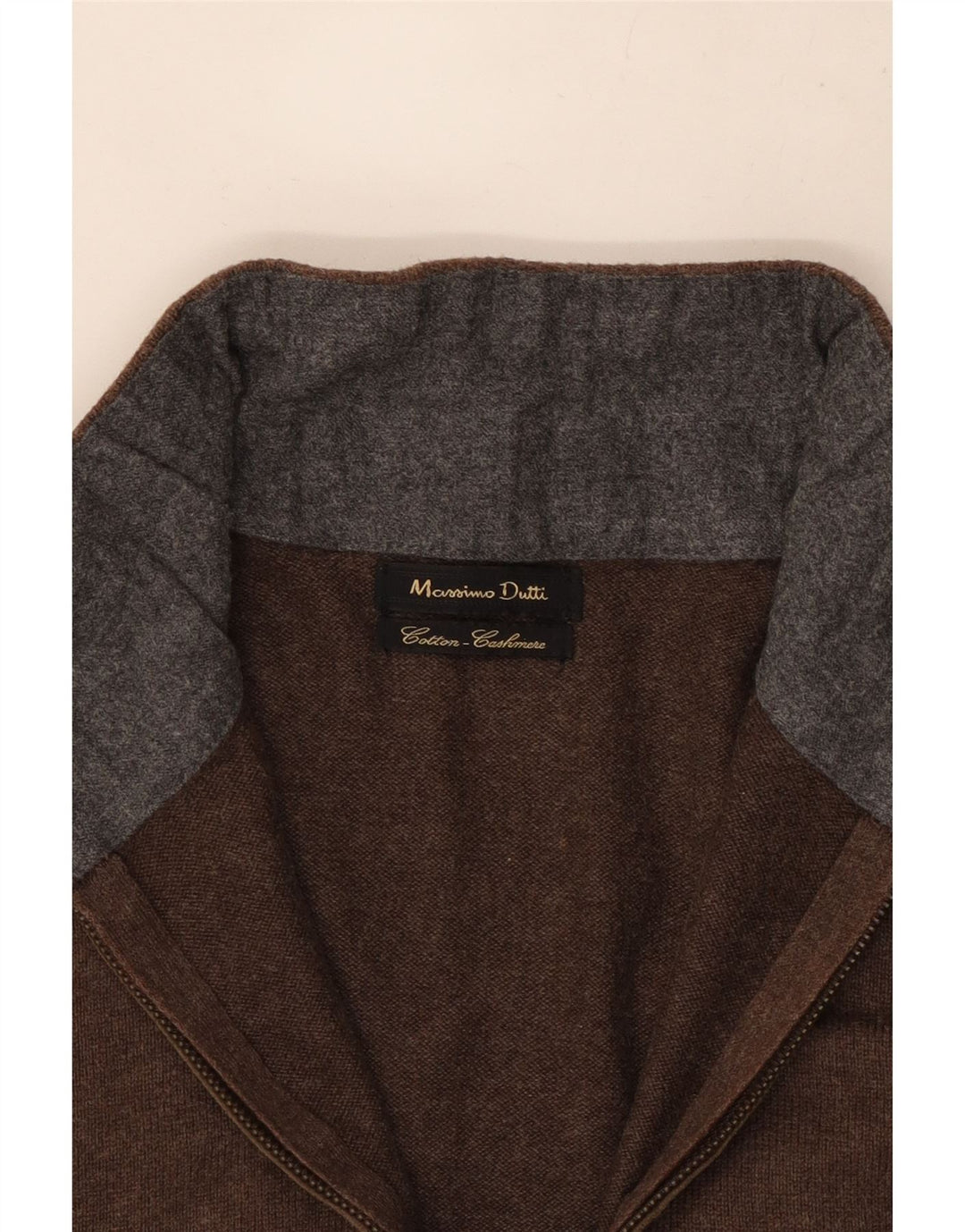 Massimo Dutti muški džemper s izrezom i malim, smeđim pamukom