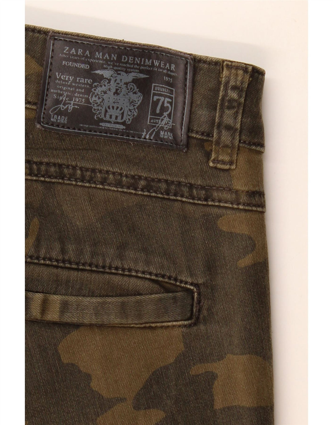 ZARA muške distressed cargo hlače EU 40 srednje W31 L29 kaki kamuflažne