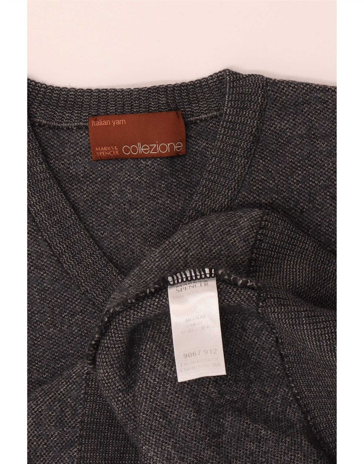 Marks & Spencer muški džemper s V-izrezom srednje sivi akril