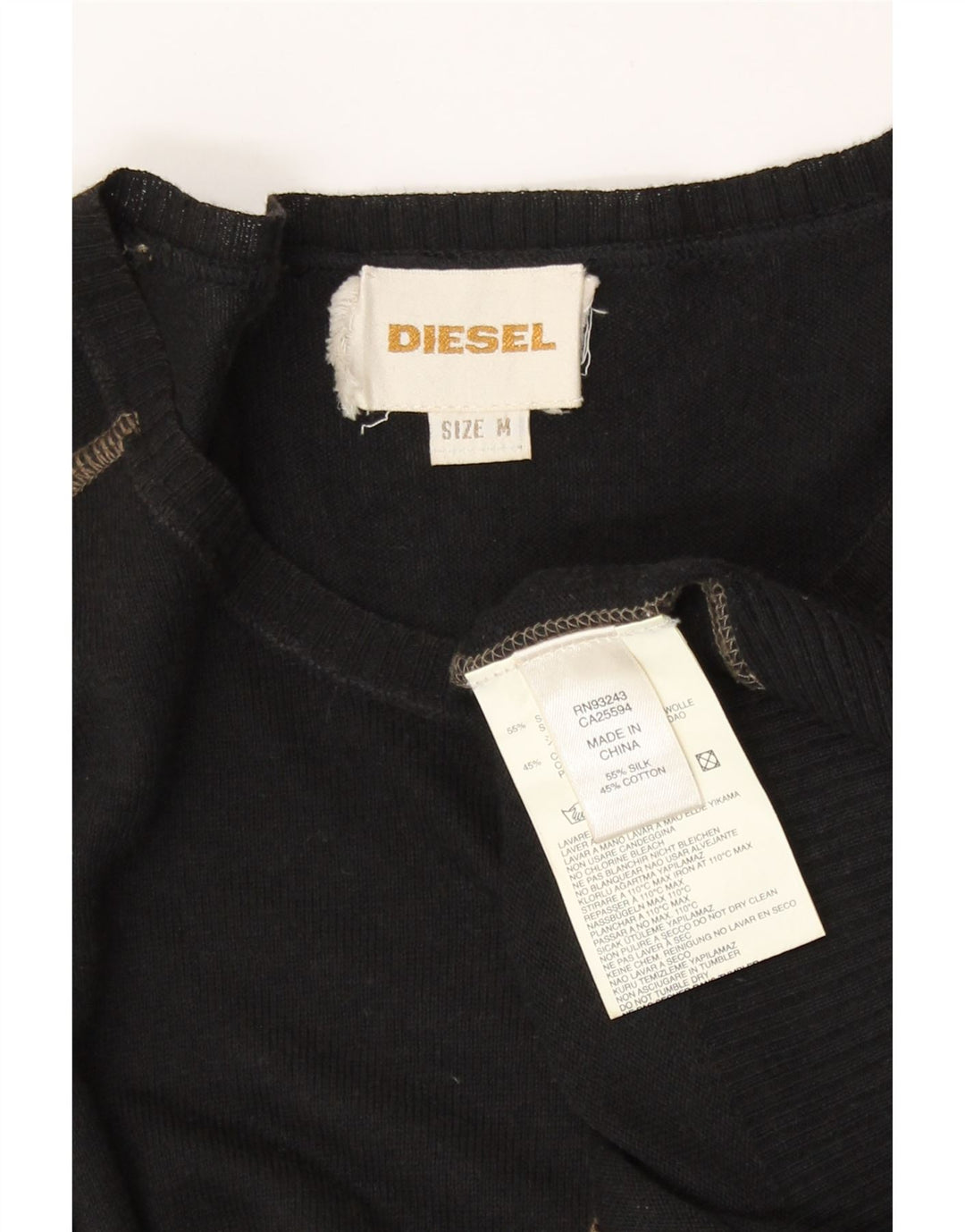 Diesel muški pulover s lađastim izrezom, srednje crne svile na pruge