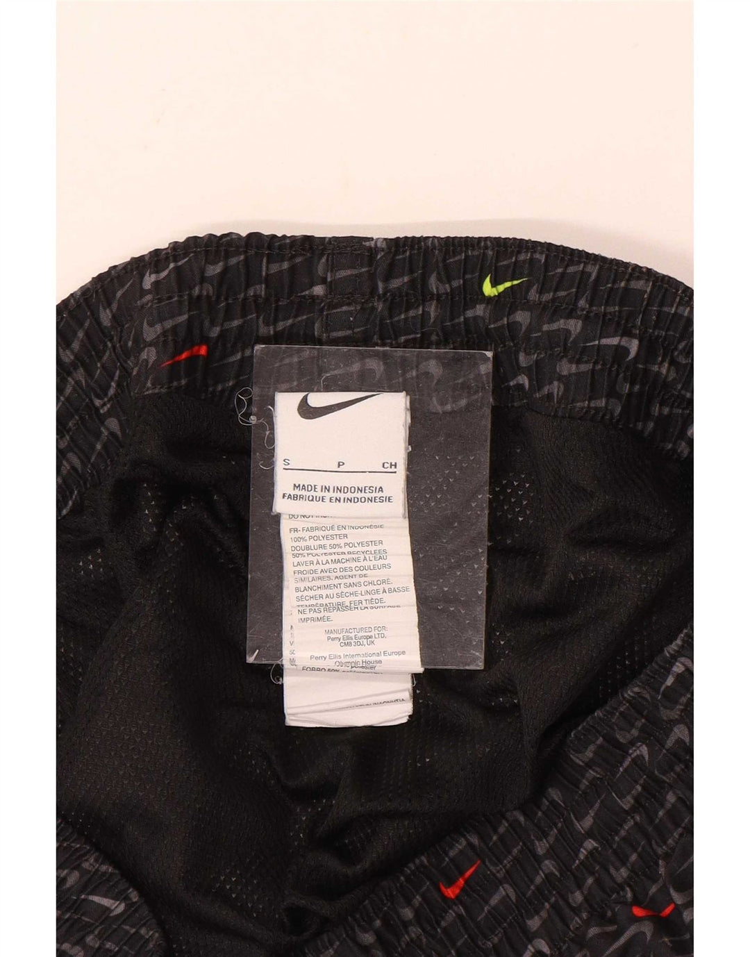 Male crne sportske kratke hlače Nike Graphic od poliestera