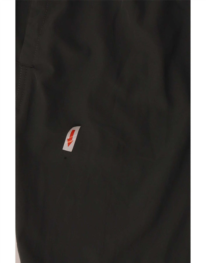 Nike Dri Fit sportske kratke hlače srednje sive boje od poliestera