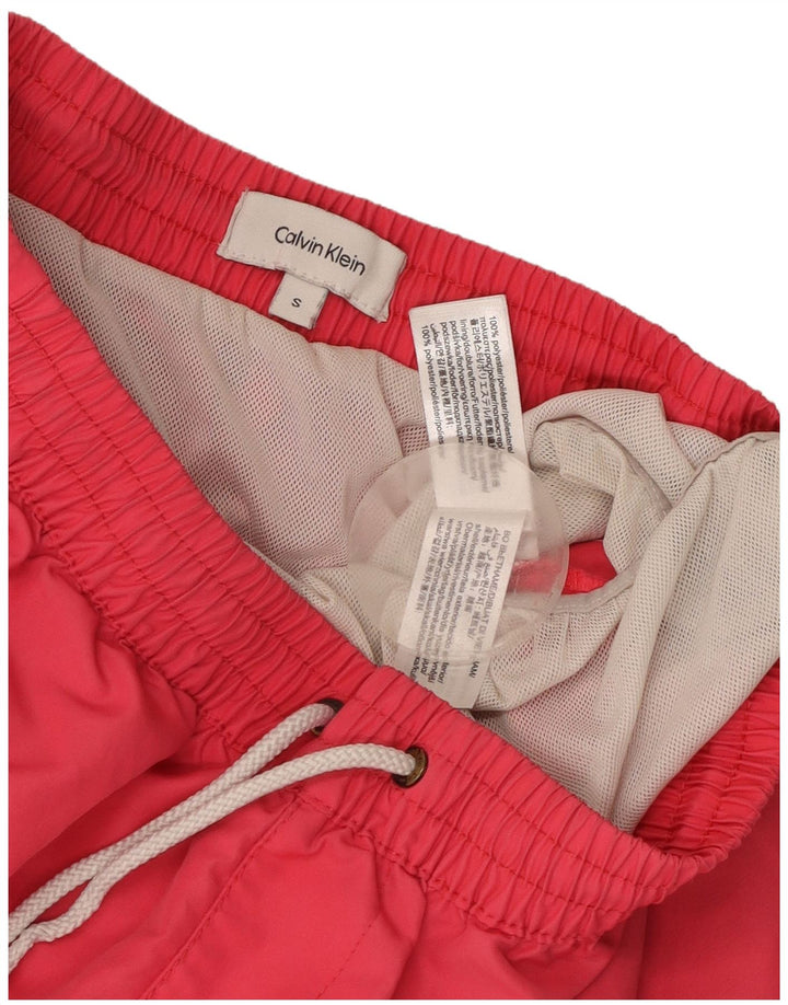 Calvin Klein muške kratke hlače za kupanje s grafičkim motivima male ružičaste boje od poliestera