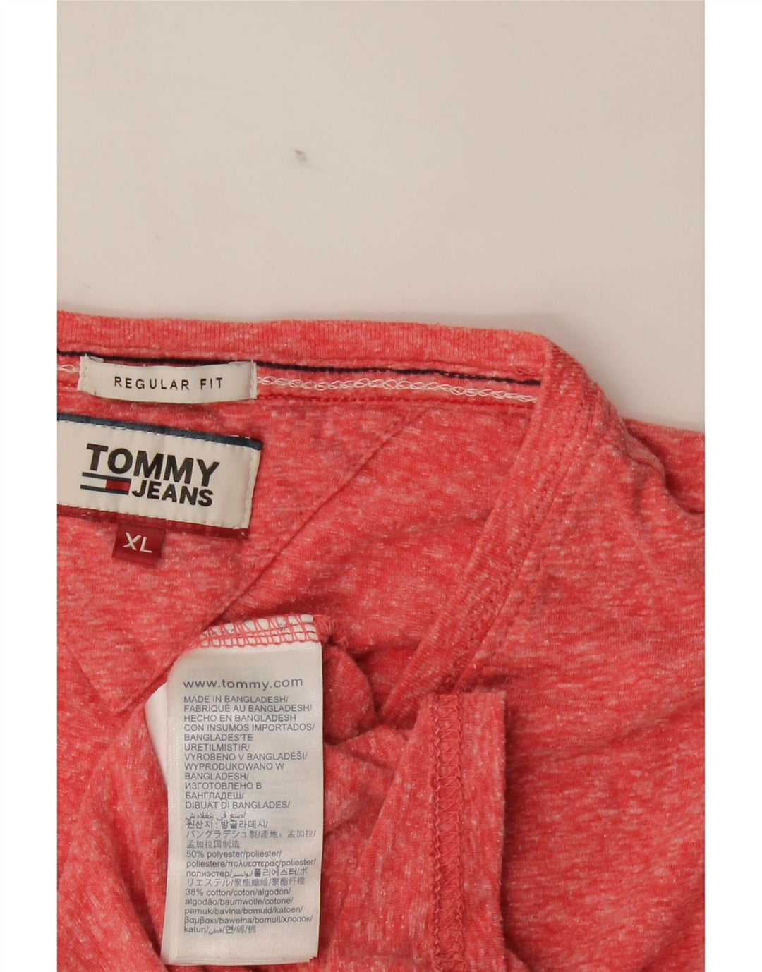 TOMMY HILFIGER Mens Regular Fit T-Shirt Top XL Red Flecked Polyester Vintage Tommy Hilfiger and Second-Hand Tommy Hilfiger from Messina Hembry 