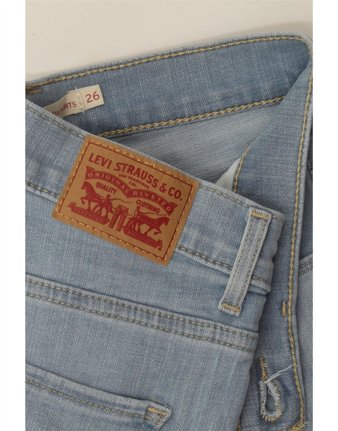 LEVI'S ženske klasične bermuda traper kratke hlače W26 male plave boje pamuka