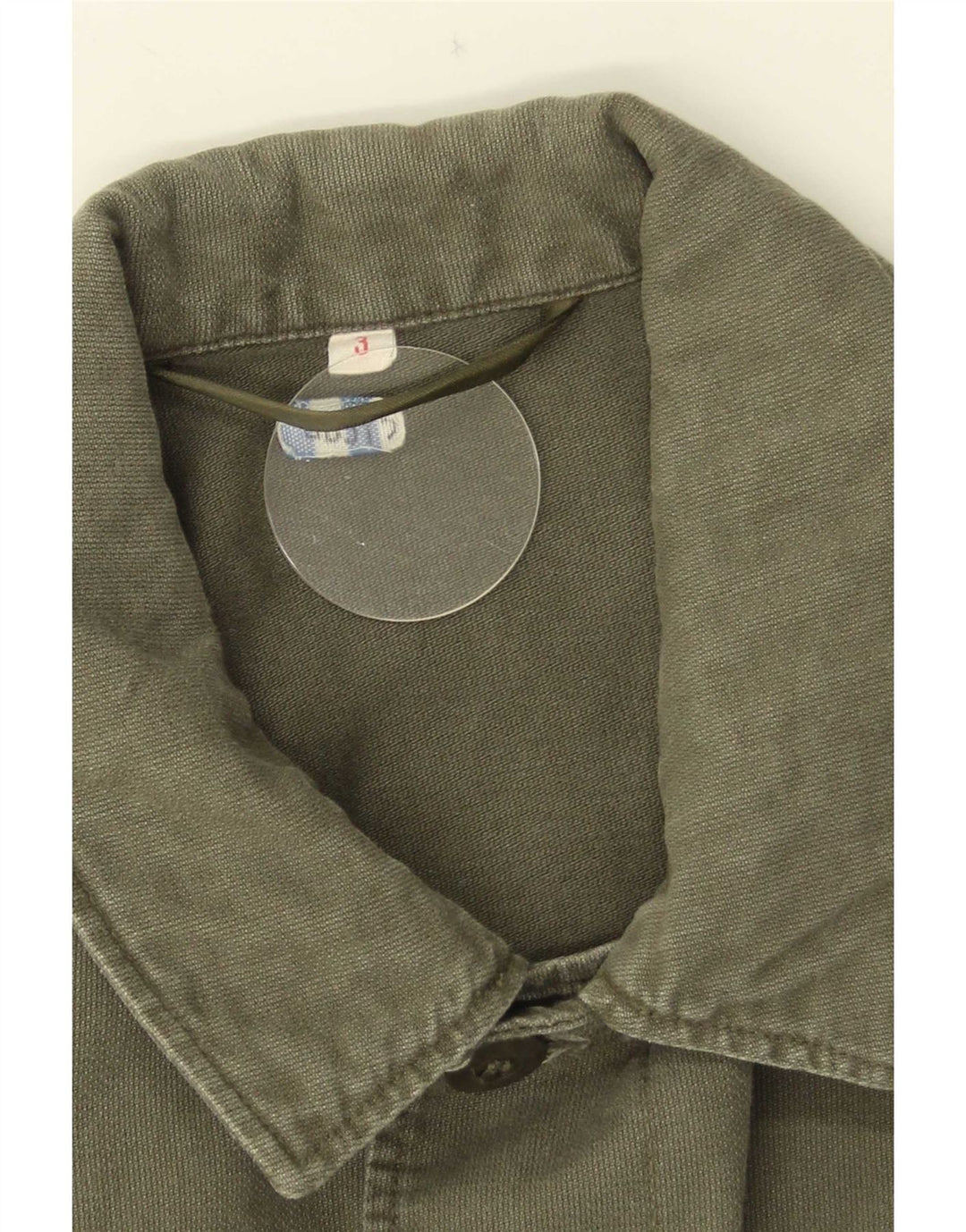 Vintage muška vojna majica male boje kaki