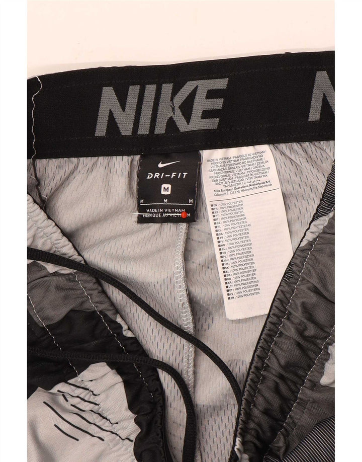 Nike Dri Fit sportske kratke hlače srednje sive boje od kamuflažnog poliestera