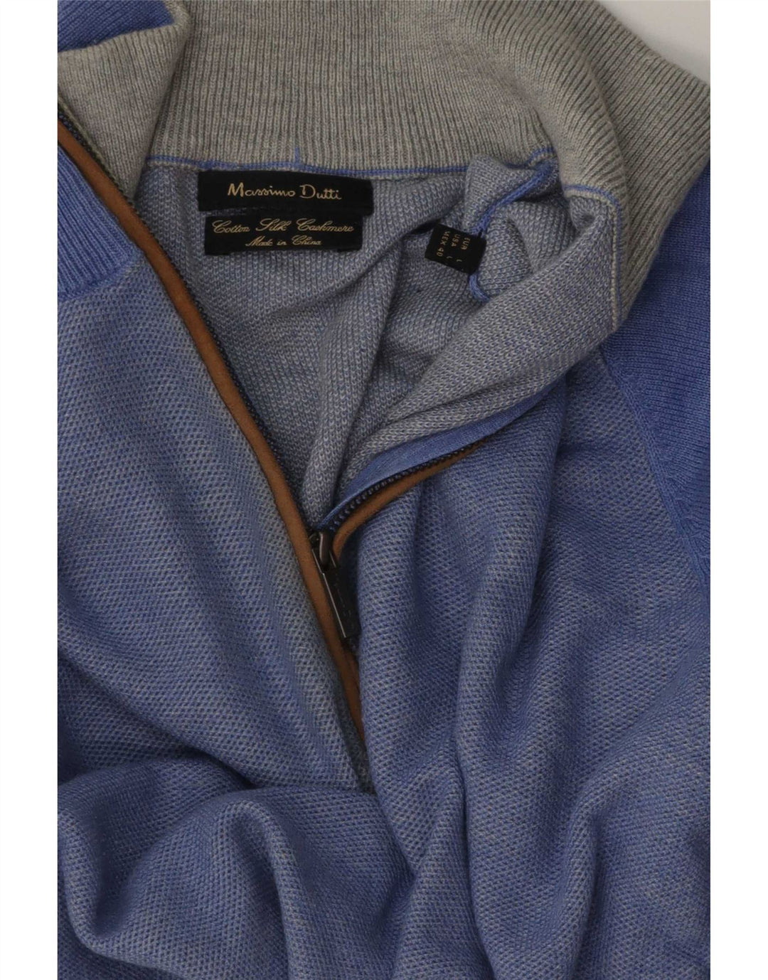 Massimo Dutti muški pulover s izrezom i velikim plavim pamukom