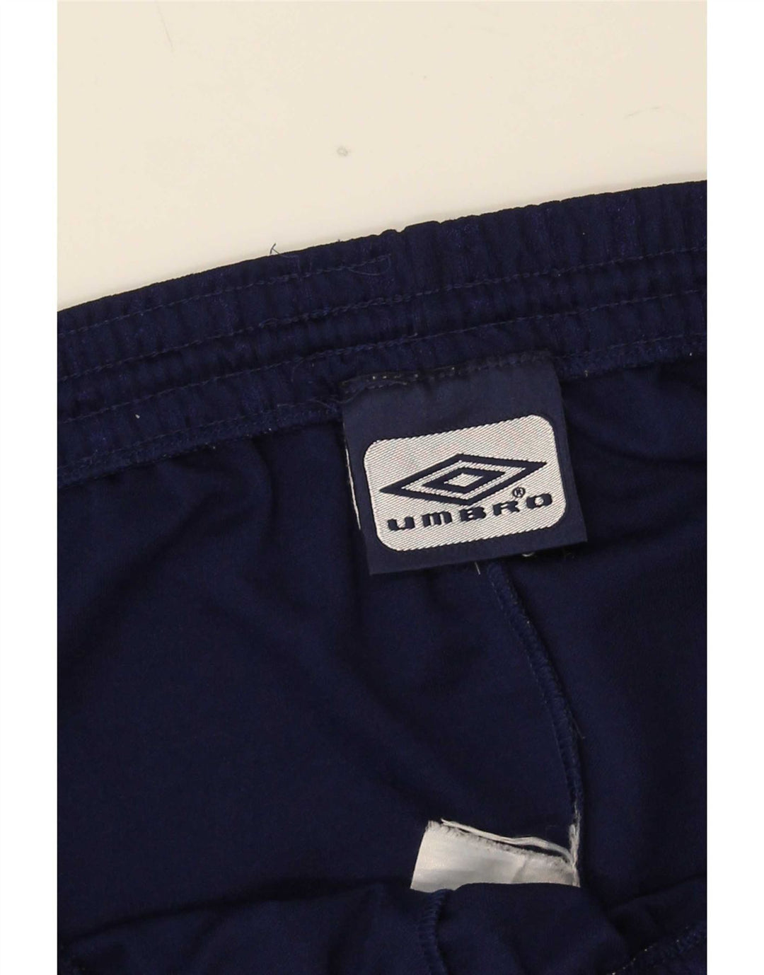 Umbro muške sportske kratke hlače s velikim tamnoplavim prugama