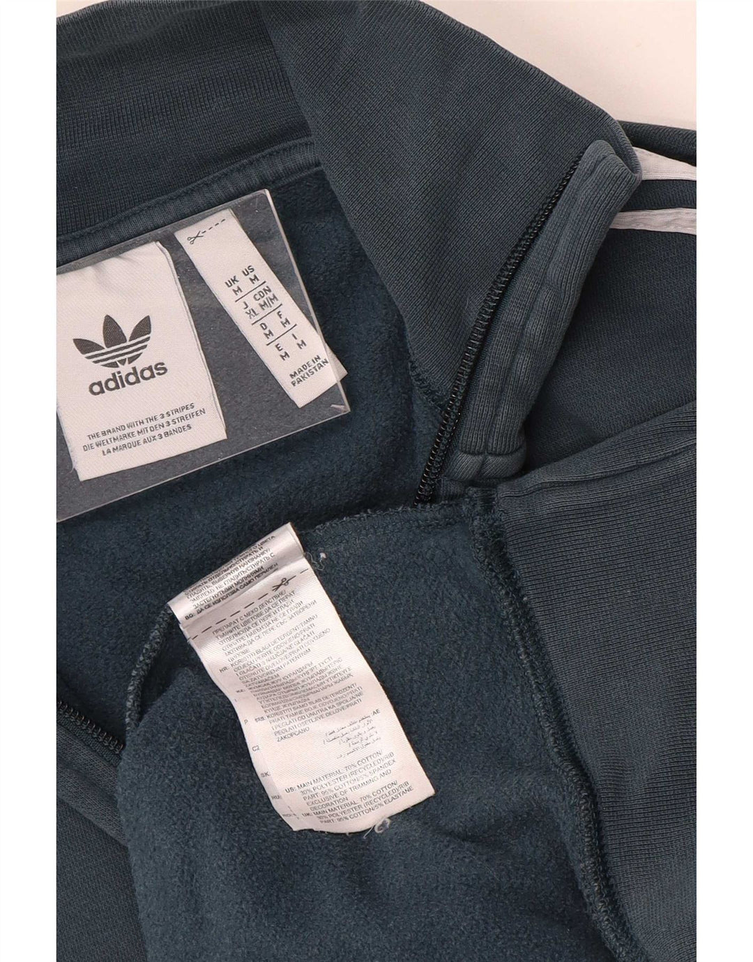 Adidas muška majica s izrezom i srednje sivim pamukom