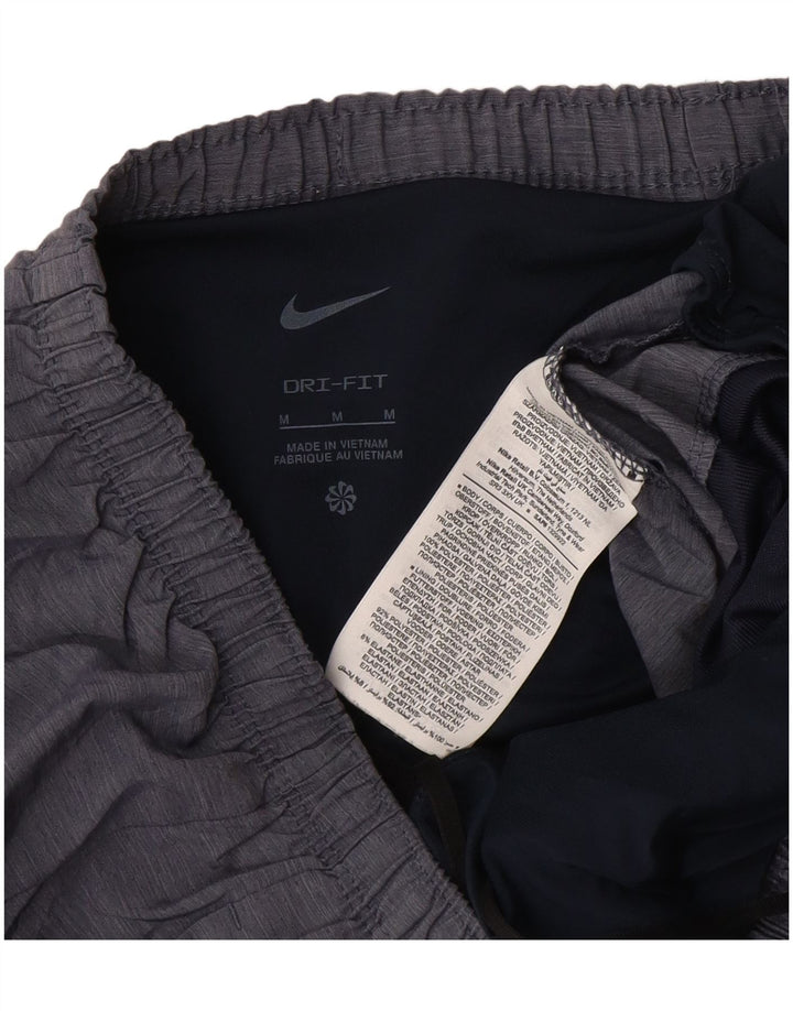 Nike Dri Fit sportske kratke hlače srednje sive boje od poliestera