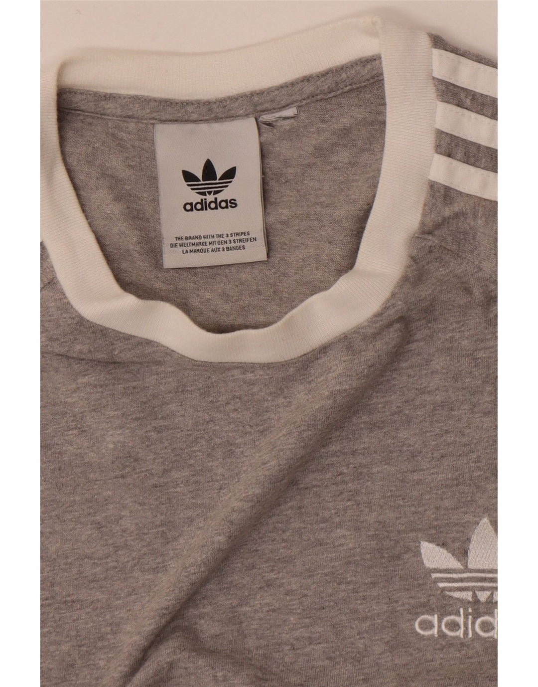 Adidas muška majica kratkih rukava s malim sivim flekama