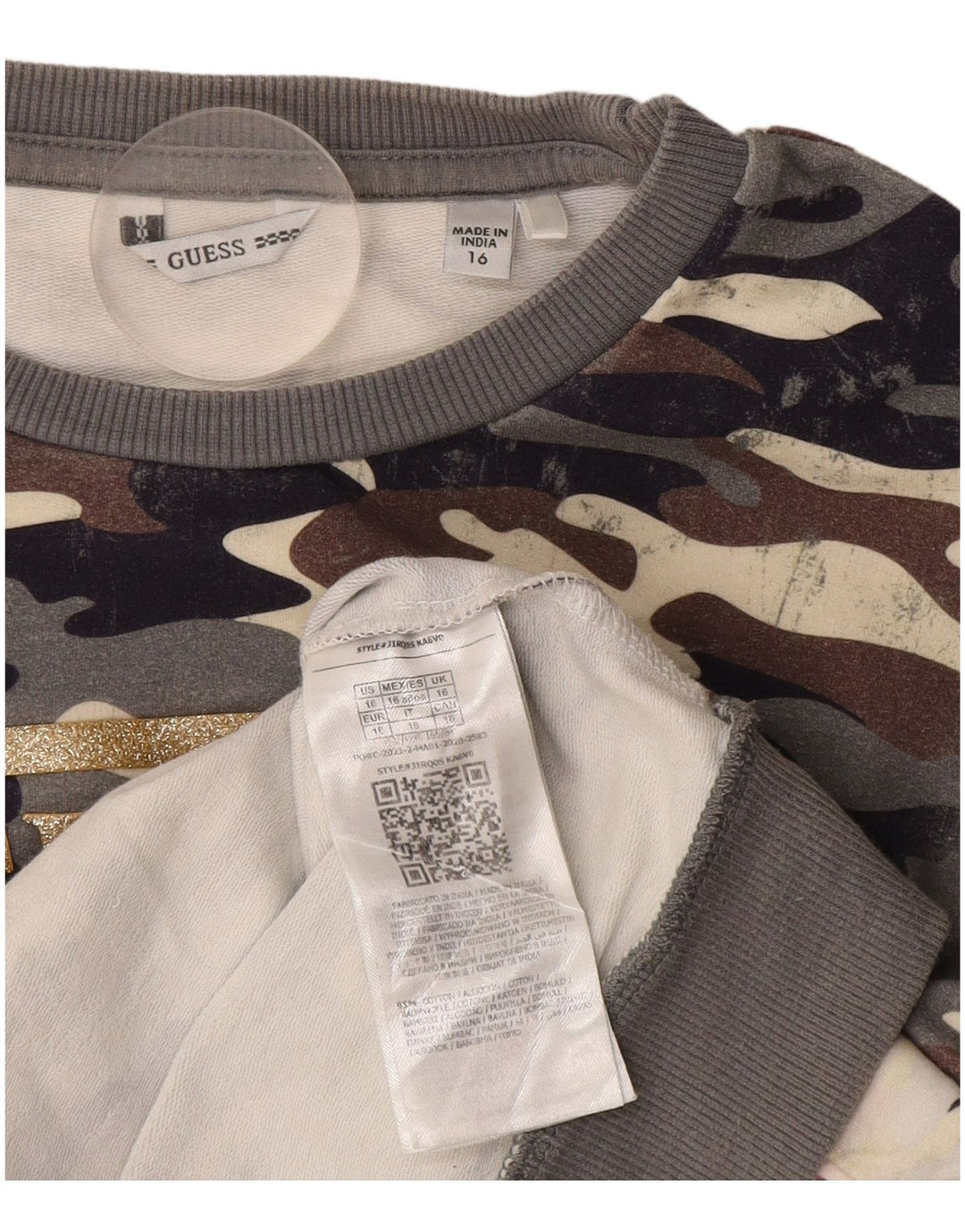 GUESS Ženska skraćena majica s motivima UK 16, velika siva kamuflažna