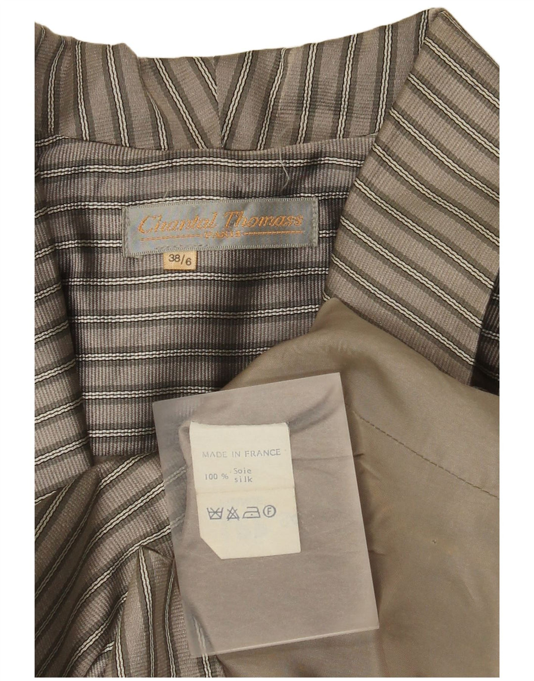 Vintage kratki ženski sako sa 2 gumba EU 38 srednje sive svile na pruge