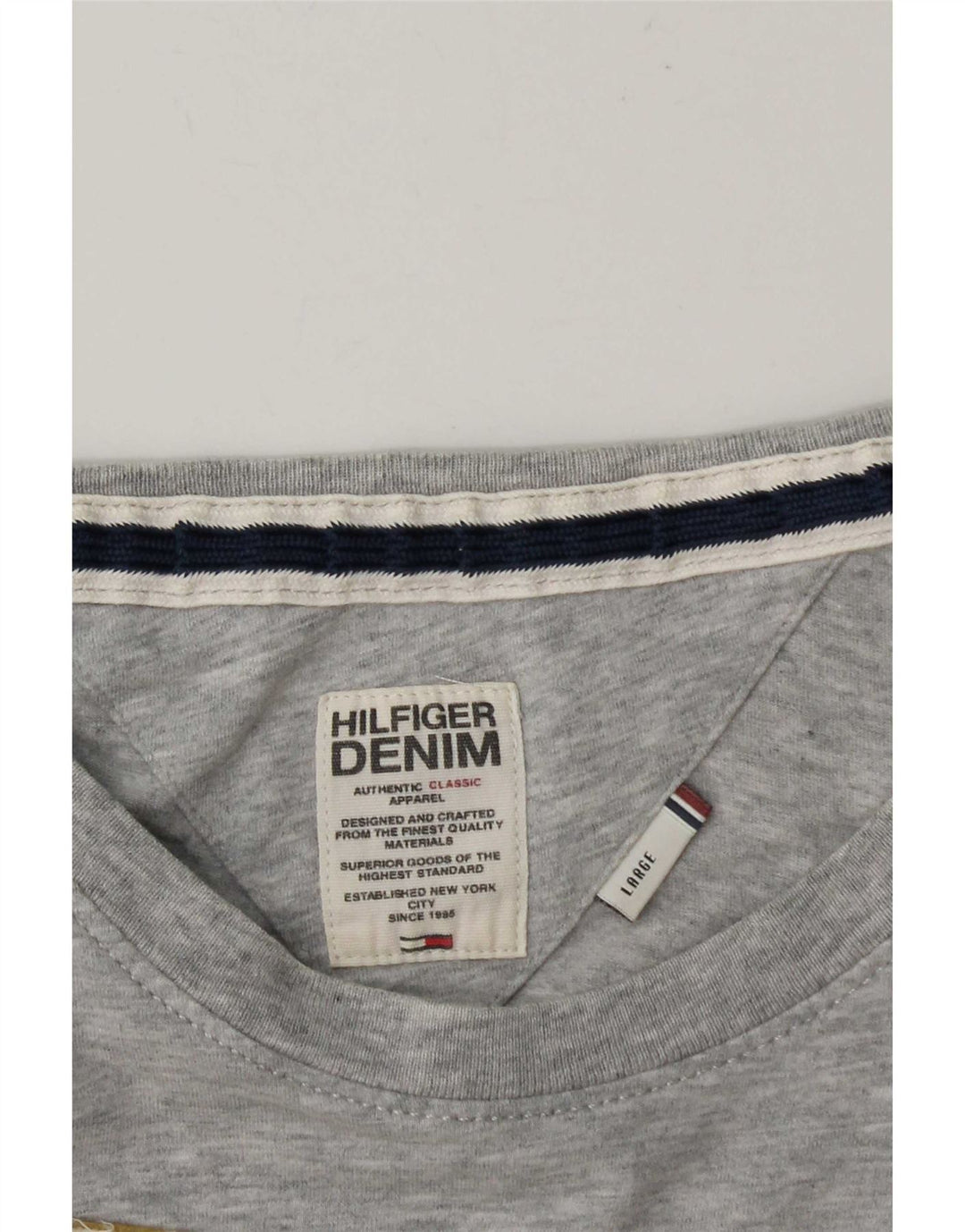 Velika siva muška majica s grafičkim motivima Tommy Hilfiger