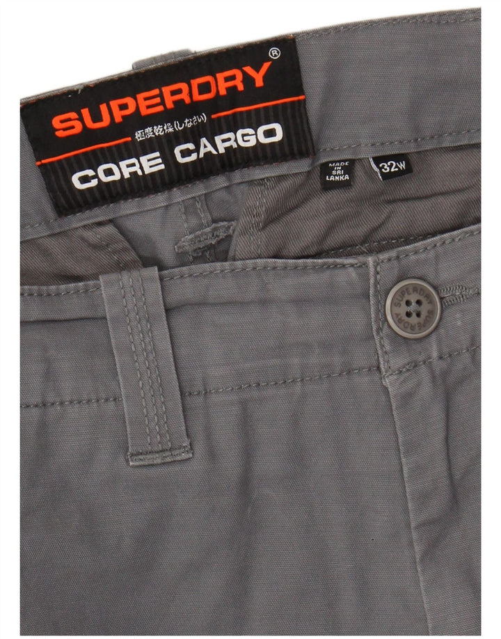 SUPERDRY muške kargo kratke hlače W32 srednje sivi pamuk