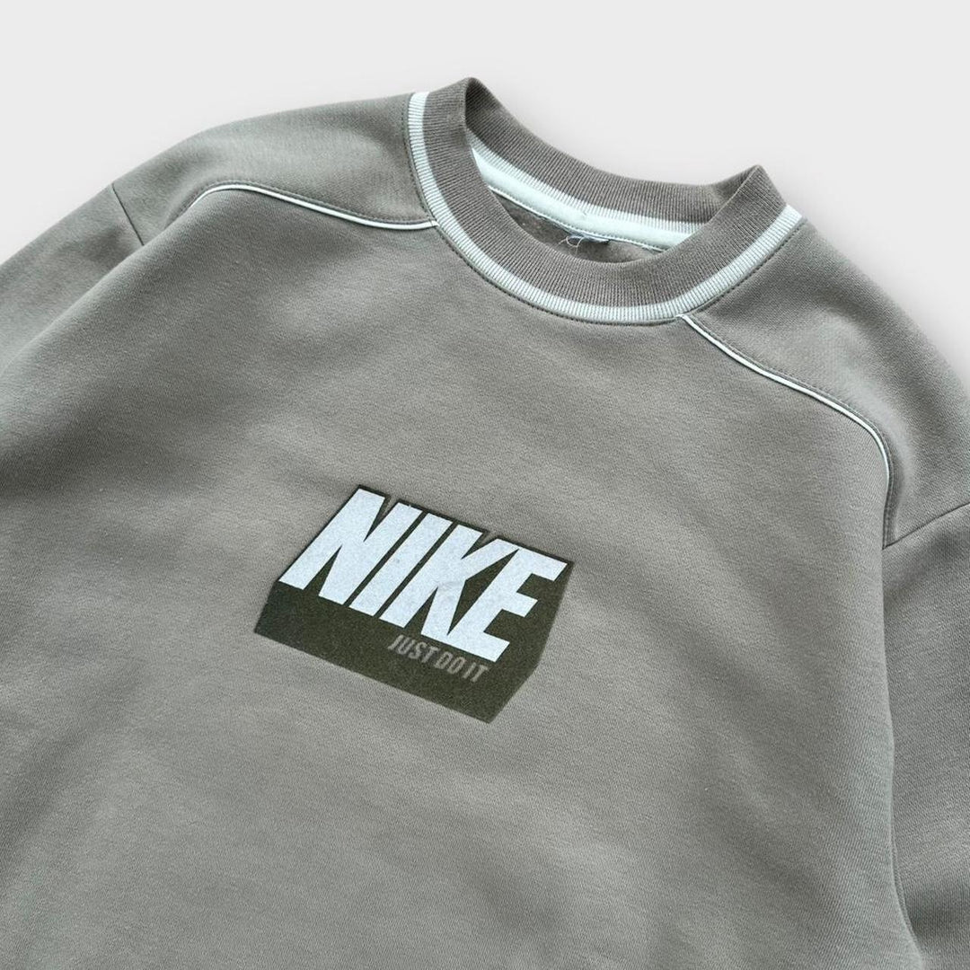 Vintage Nike trenirka - srednja