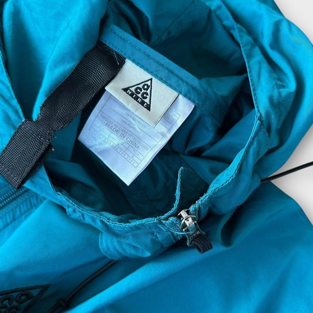 Nike ACG jakna za pakiranje - srednja (odgovara kao velika)