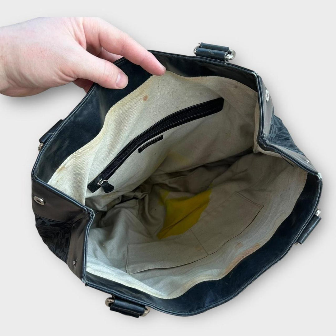 Y2K DKNY torbica s početka 2000-ih