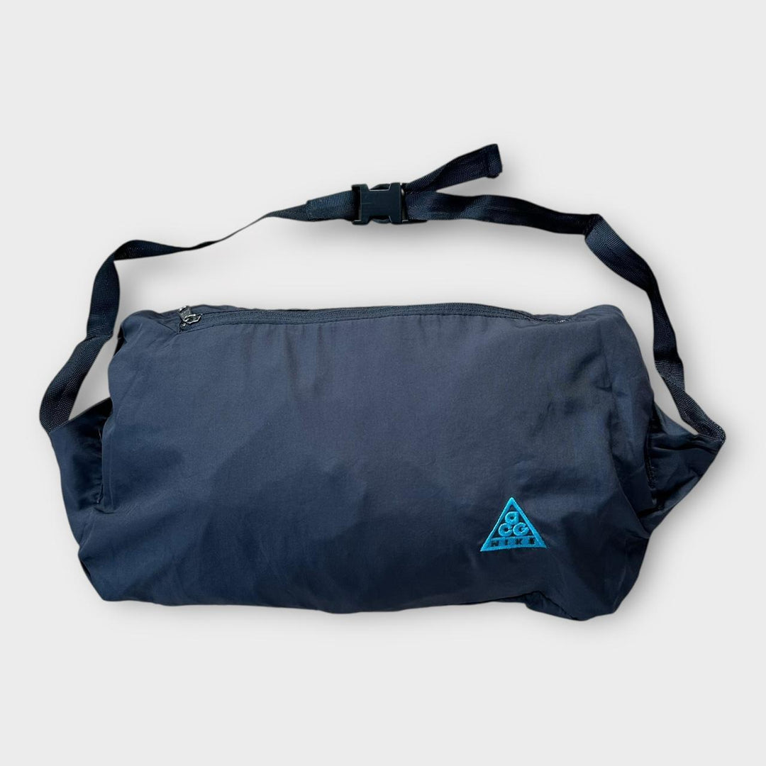 Nike ACG jakna za pakiranje - srednja (odgovara kao velika)