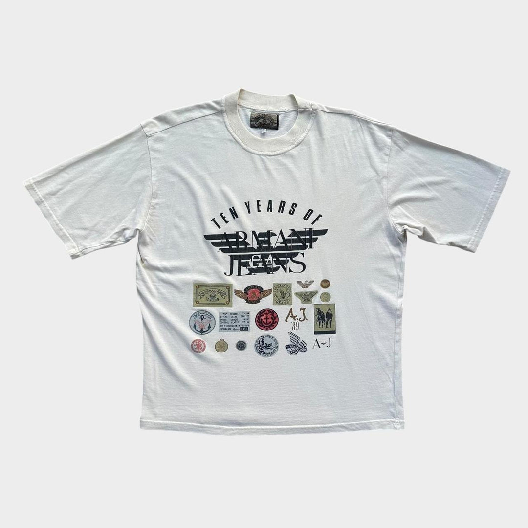 Vintage Armani jeans grafička majica - srednja