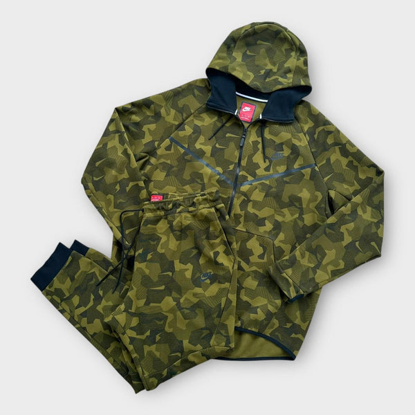 Puna trenirka Nike od tech flisa - XXL