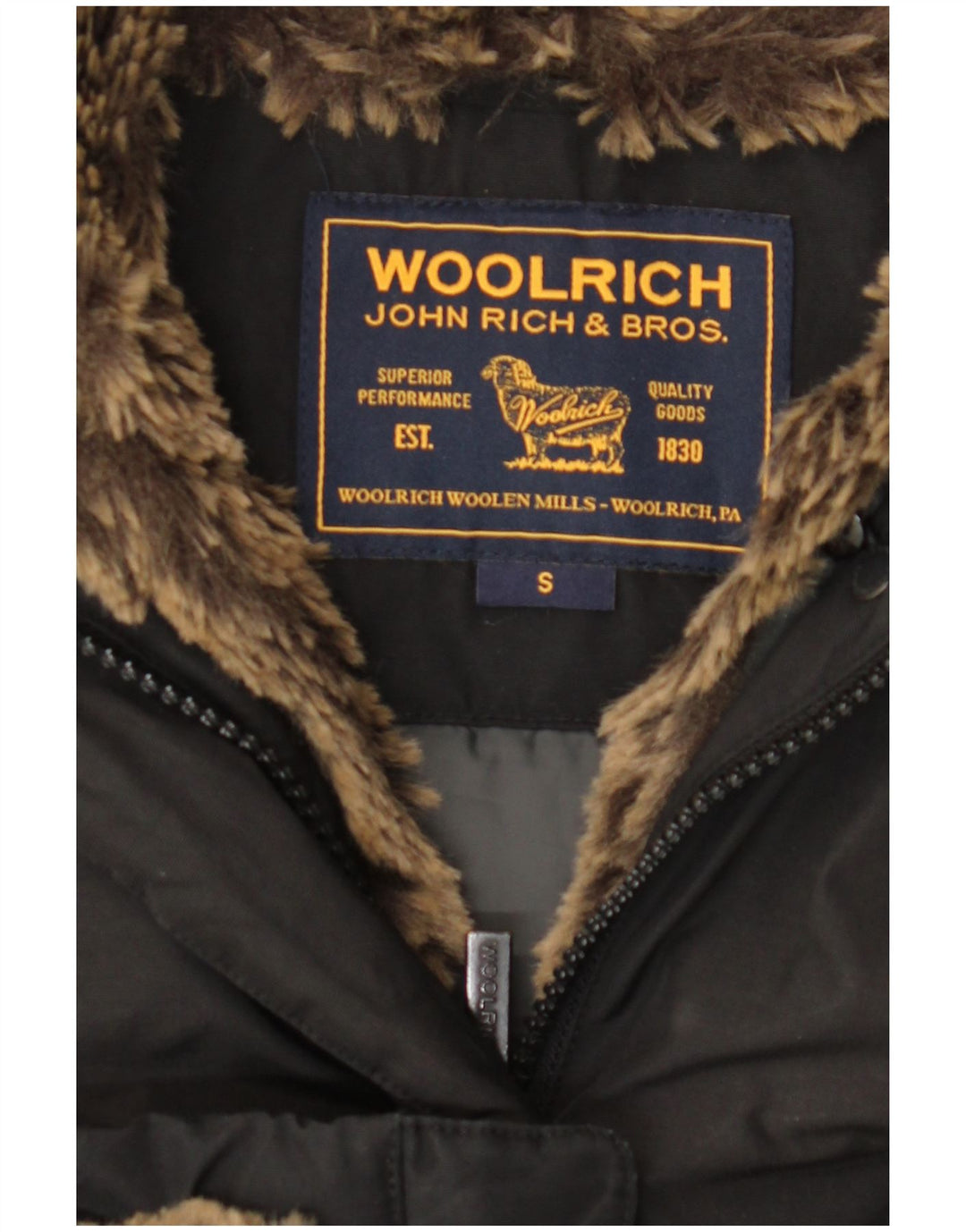 Woolrich ženski podstavljeni kaput s kapuljačom UK 10 Mali crni poliester