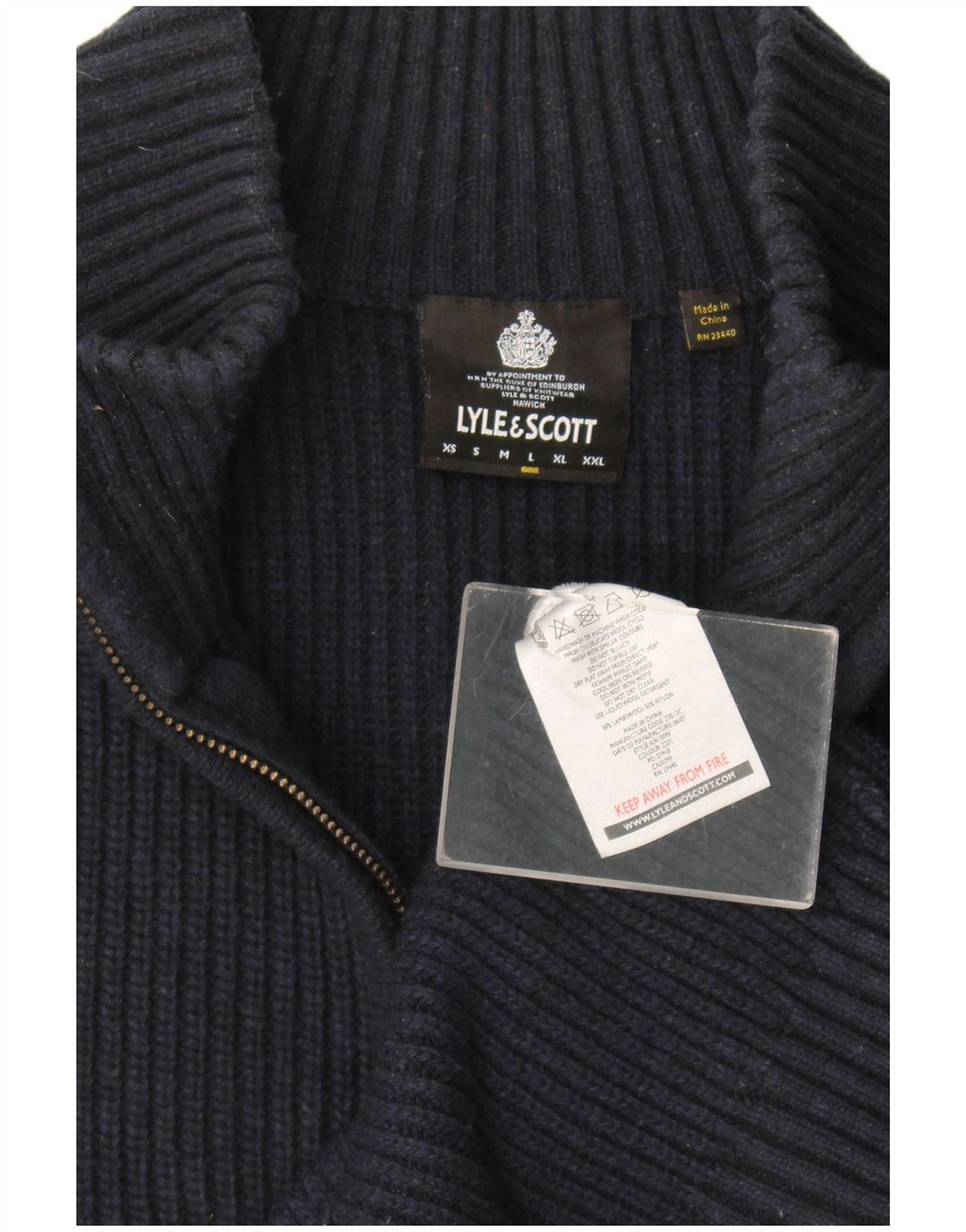 Lyle & Scott muški džemper s izrezom i velikim tamnoplavim vunenim puloverom