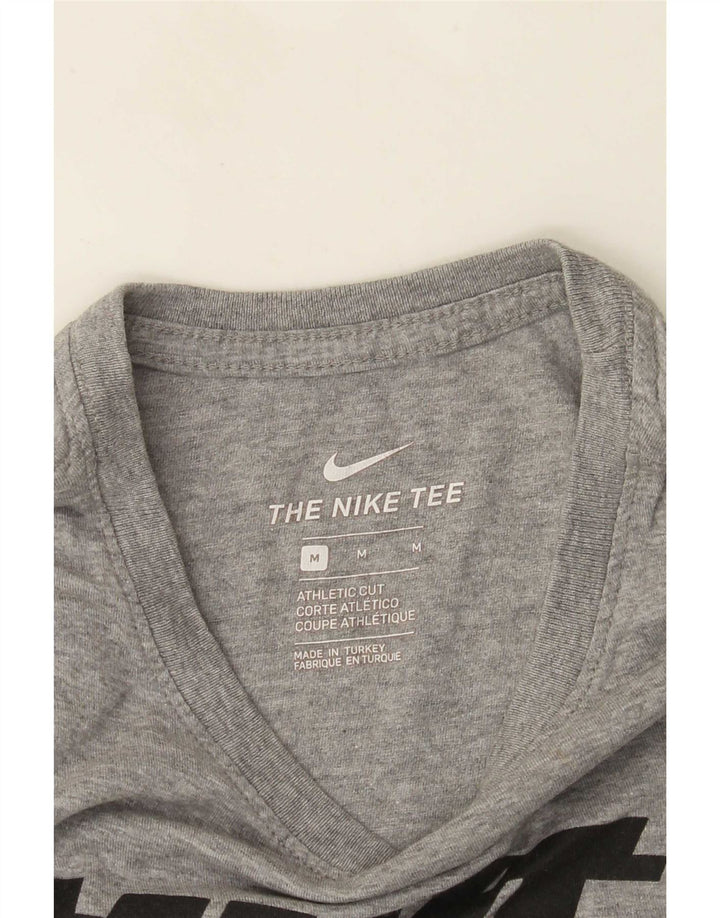 Muška majica kratkih rukava atletskog kroja Nike srednje sive boje