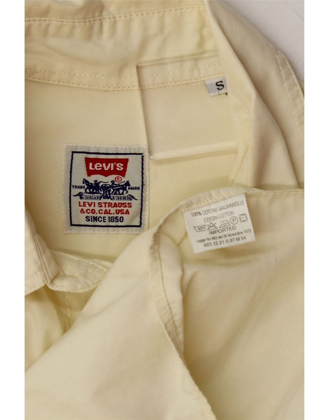 LEVI'S Mens Short Sleeve Shirt Small Yellow Cotton Vintage Levi's and Second-Hand Levi's from Messina Hembry 