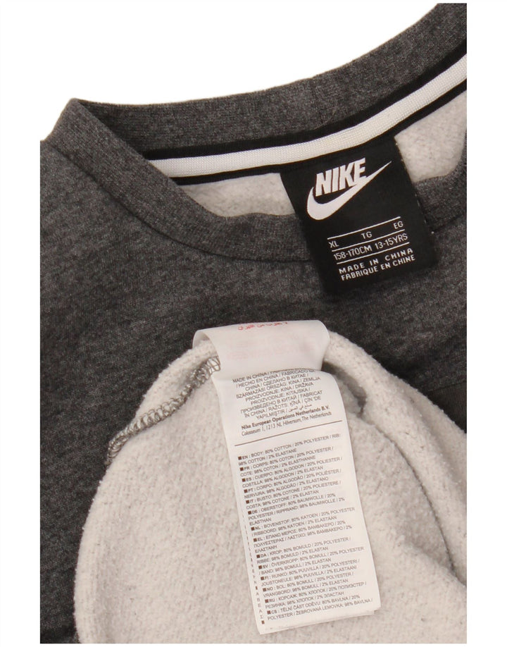 NIKE Boys Graphic Sweatshirt Džemper 13-14 godina XL Sivi Colourblock Pamuk