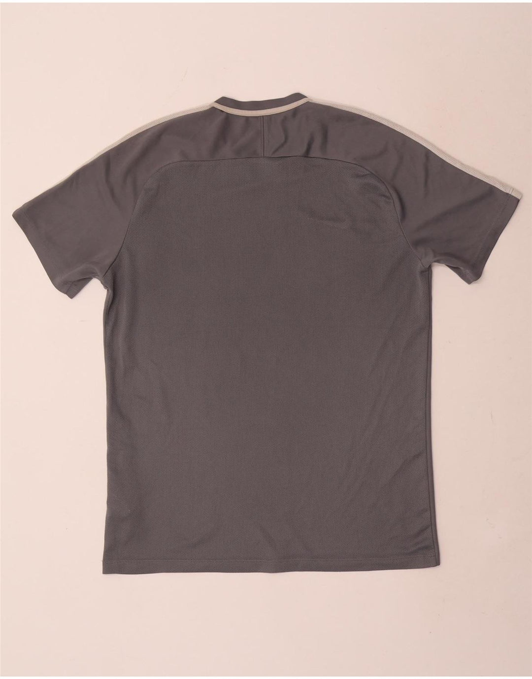 Nike Dri Fit majica kratkih rukava velika siva poliesterska boja