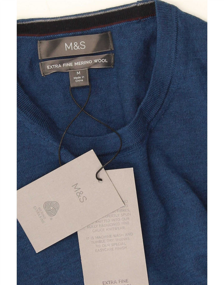 Marks & Spencer muški džemper s okruglim izrezom srednje plave merino vune