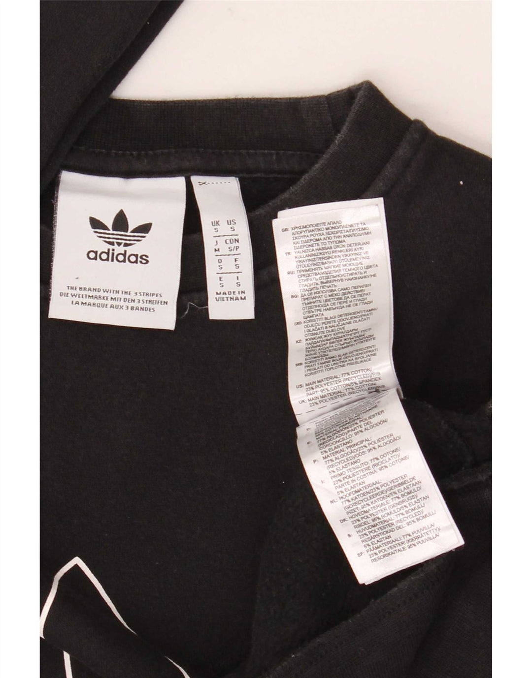 Adidas muška majica s grafičkim motivima, mali crni pamuk