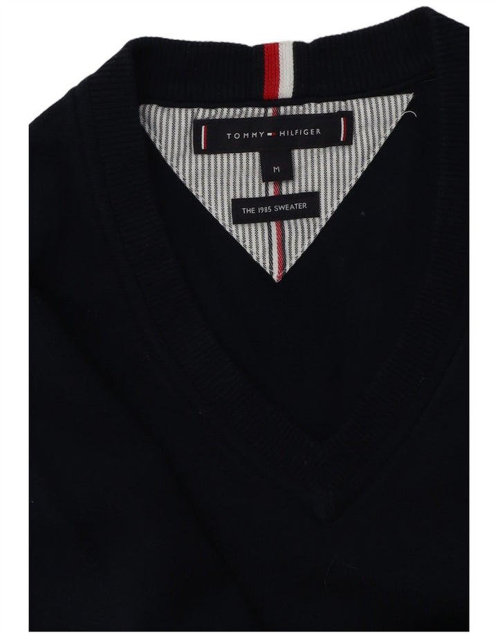 Tommy Hilfiger muški džemper s V-izrezom srednje tamnoplave boje