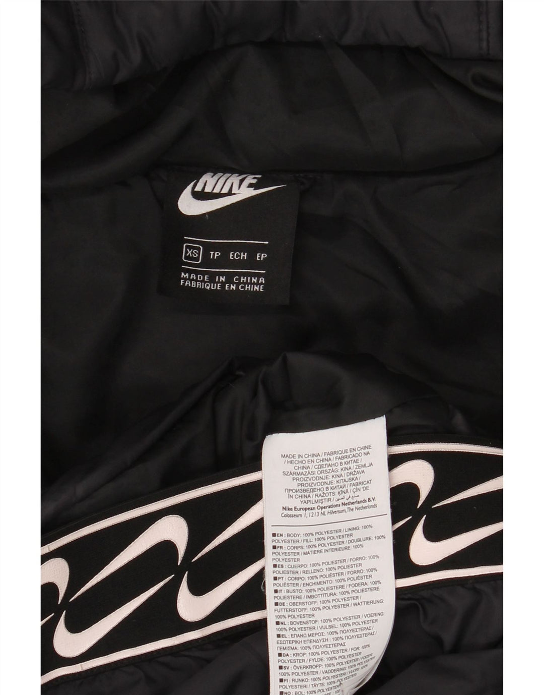 Ženska podstavljena jakna s kapuljačom Nike UK 6 XS, crni poliester