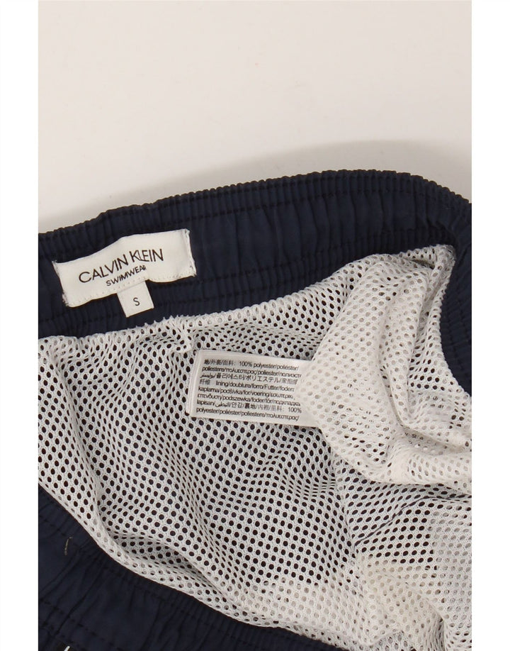 Calvin Klein muške kratke hlače za kupanje s grafičkim motivima male tamnoplave poliesterske boje
