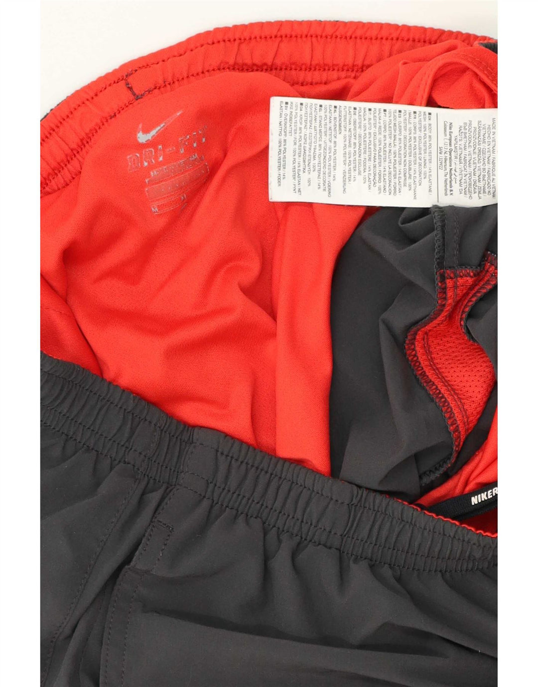 Nike Dri Fit sportske kratke hlače srednje sive boje od poliestera